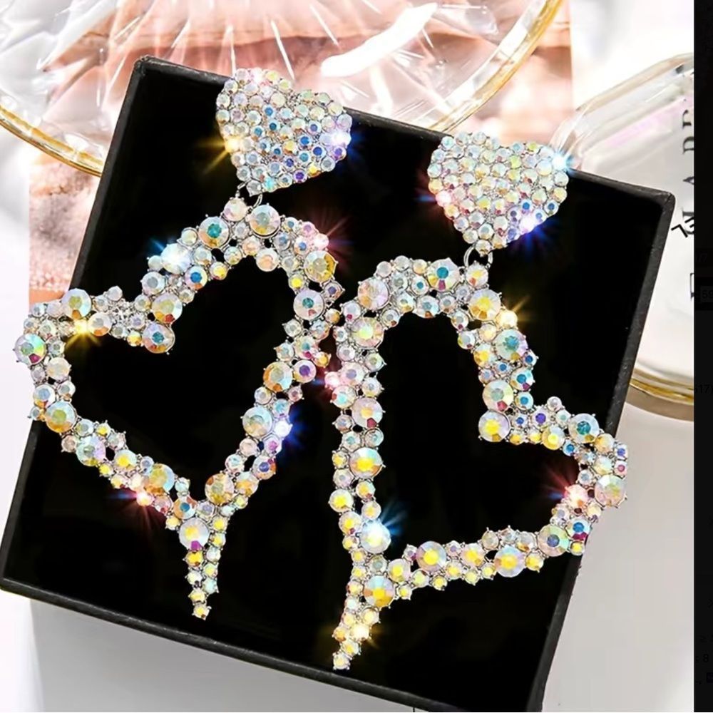 - 💖Super Sparkly Iridescent Crystal Beaded Heart Drop Earrings